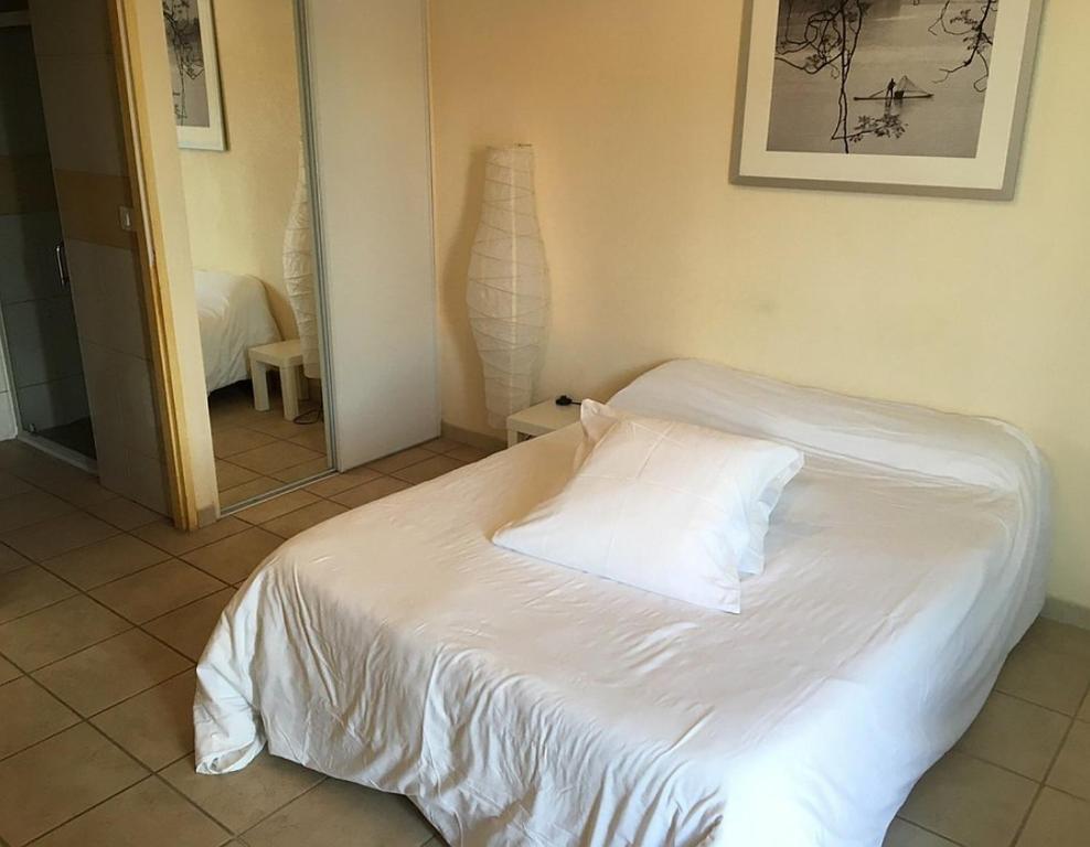Logis Hotel Le Clos Saint Loup Bram Экстерьер фото